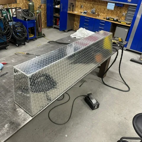 Custom aluminum fuel tank fabrication